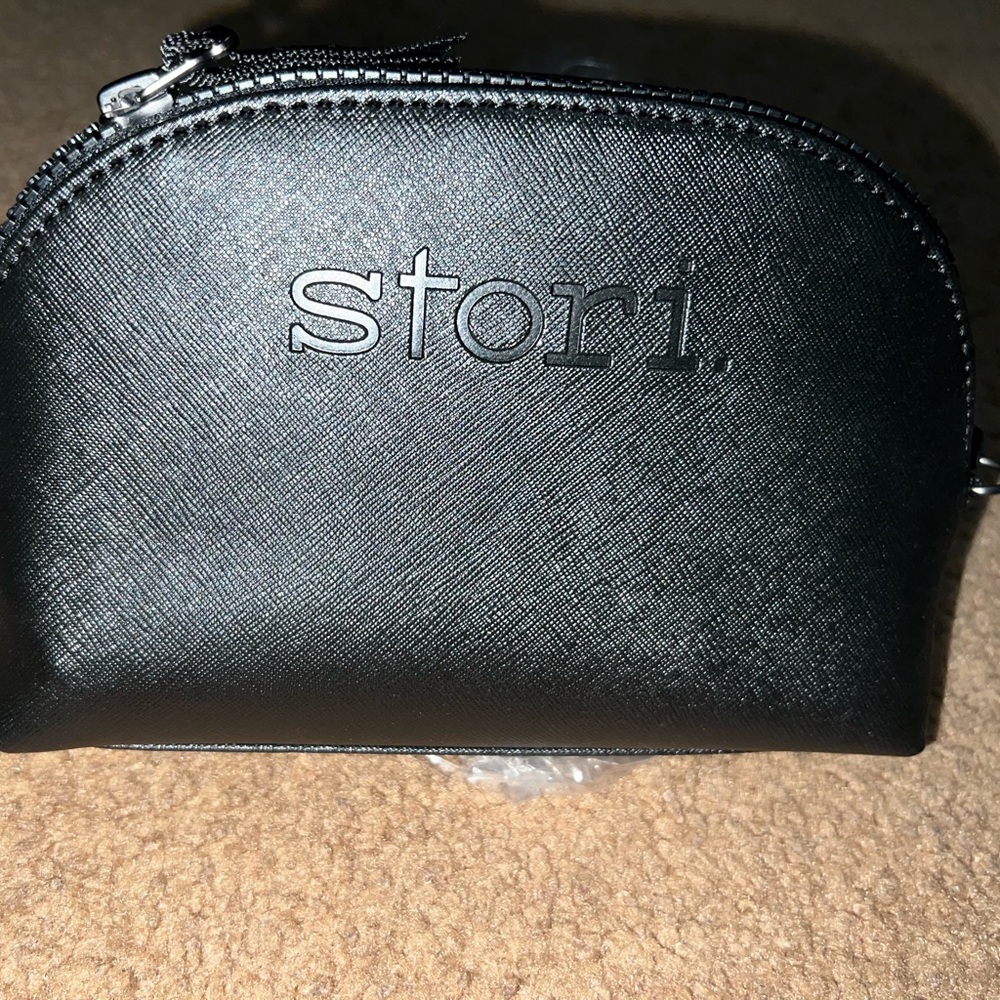 STORI makeup bag